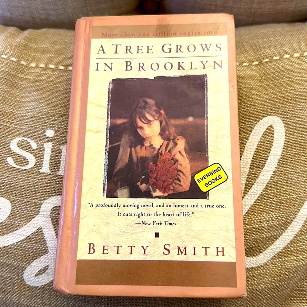 A TREE GROWS IN BROOKLYN 📖